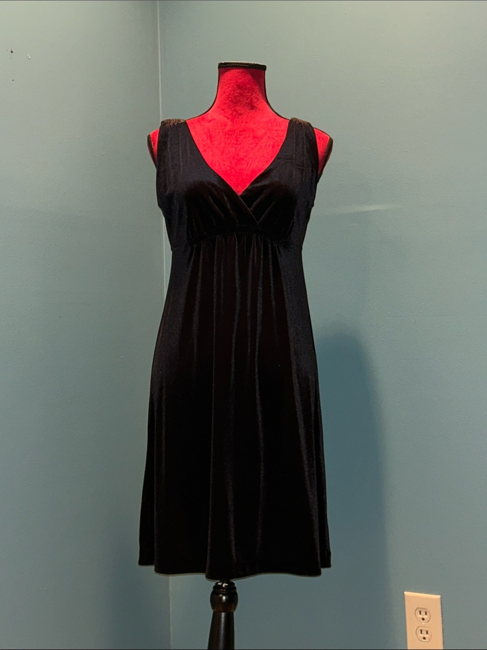 Old Navy Black Velvet V-Neck Slip Dress Size Small